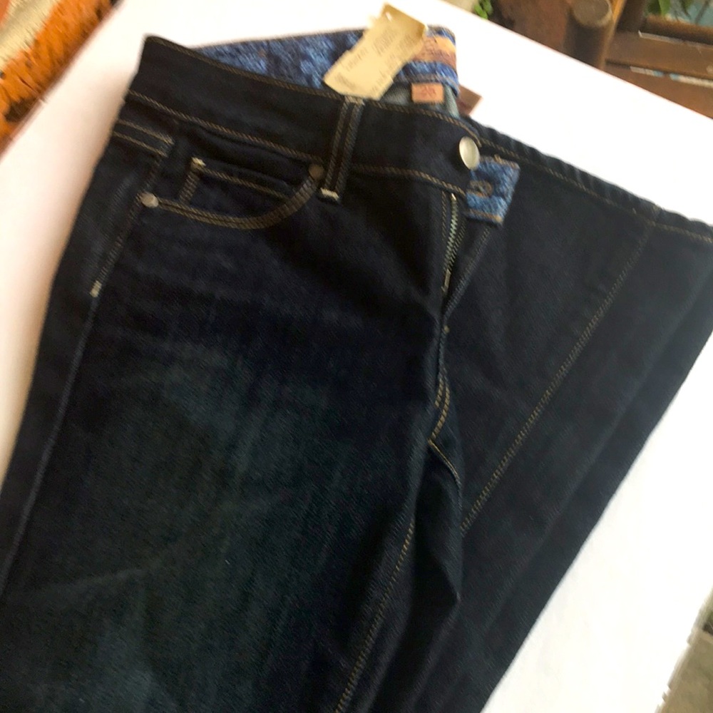 Paige Laurel Canyon Boot cut Jeans size 25